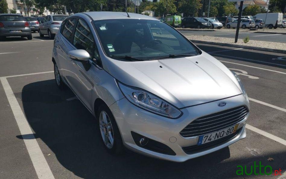 2013' Ford Fiesta photo #3