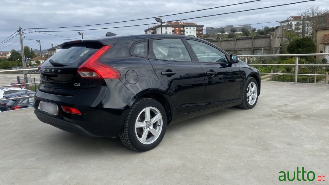 2016' Volvo V40 photo #6