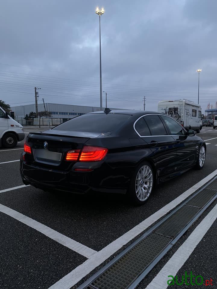 2010' BMW 520 photo #6