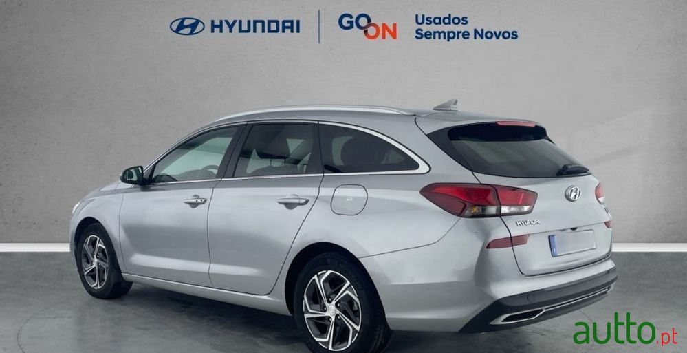 2022' Hyundai i30 1.0 T-Gdi Style photo #4