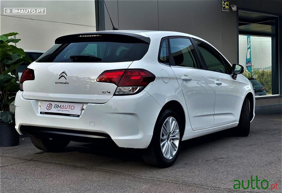 2015' Citroen C4 photo #2