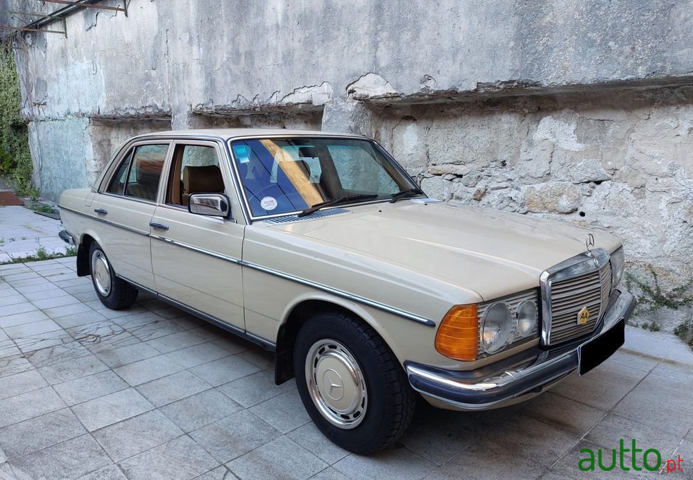 1982' Mercedes-Benz W123 photo #5