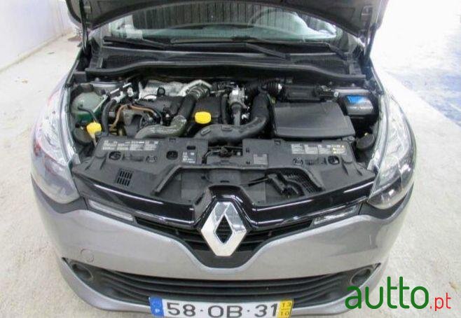 2013' Renault Clio photo #1