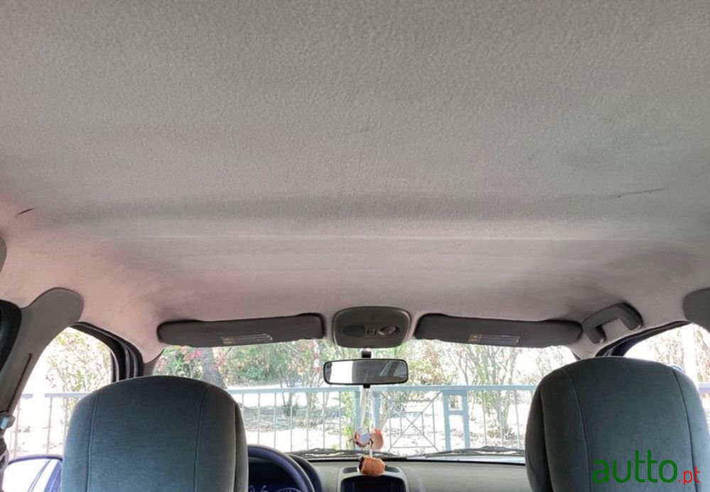 2002' Renault Clio photo #4