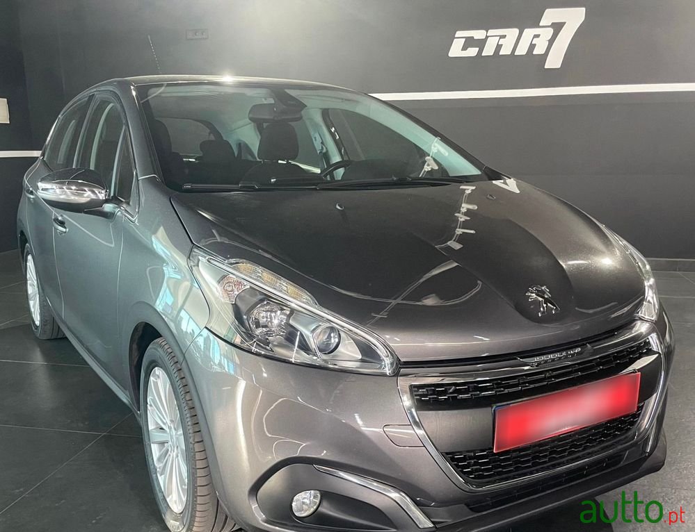 2018' Peugeot 208 1.2 Puretech Allure photo #1