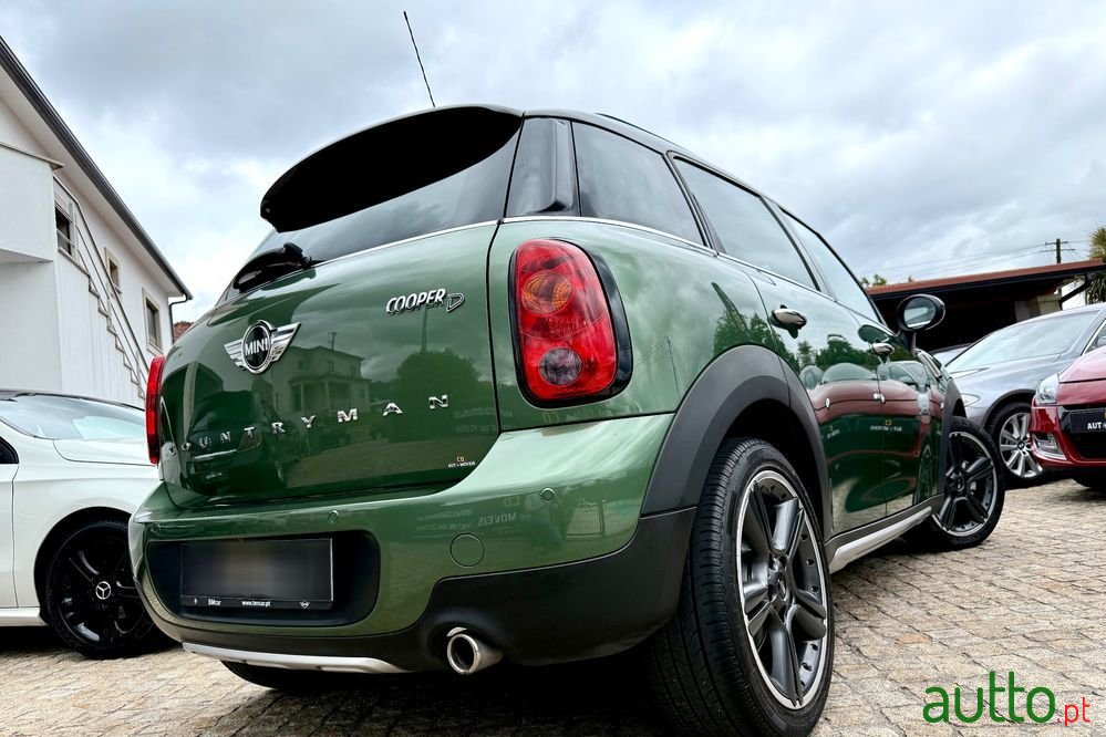 2016' MINI Countryman Cooper D photo #2