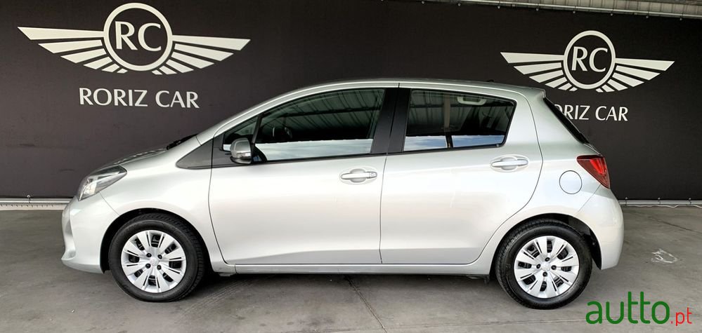 2014' Toyota Yaris photo #4