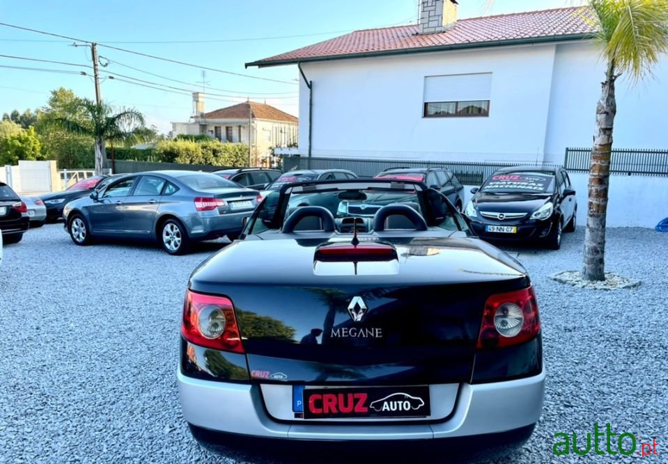 2004' Renault Megane photo #5