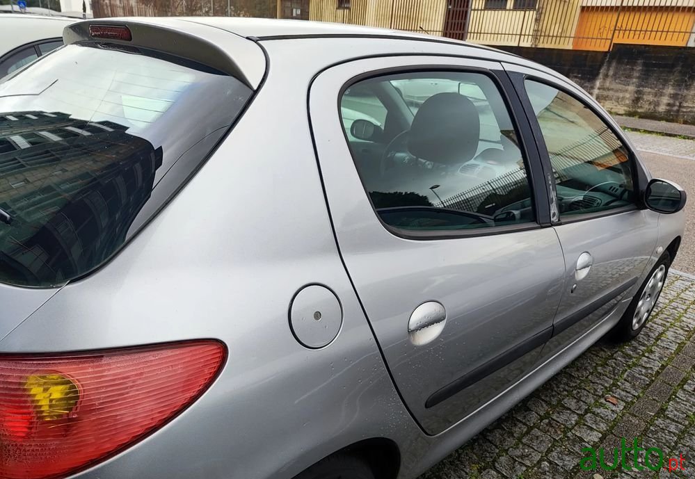 2004' Peugeot 206 photo #3