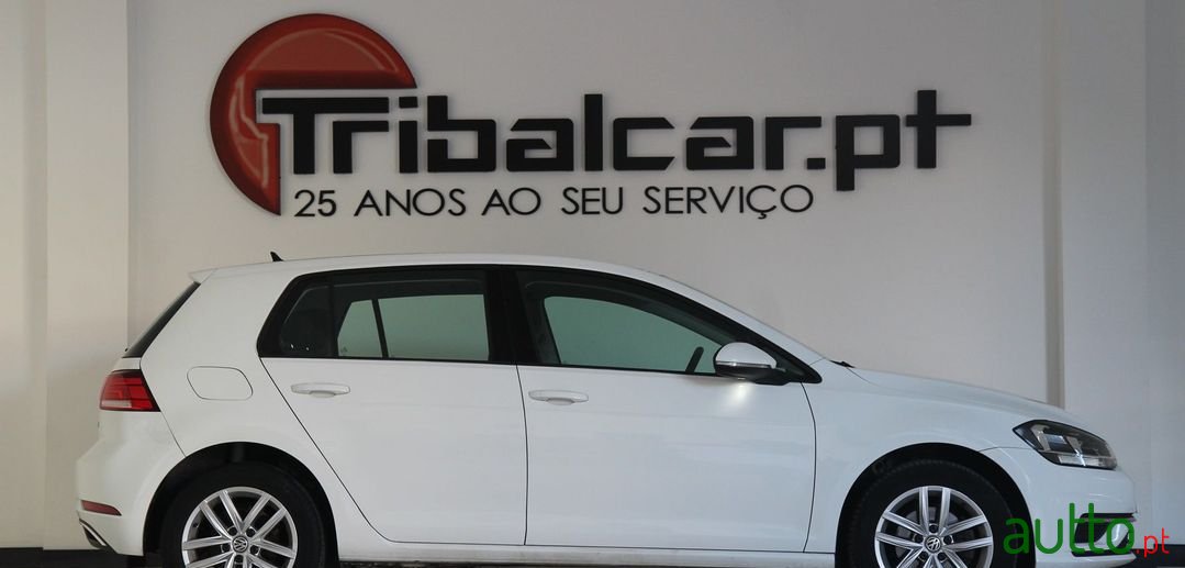 2017' Volkswagen Golf photo #4