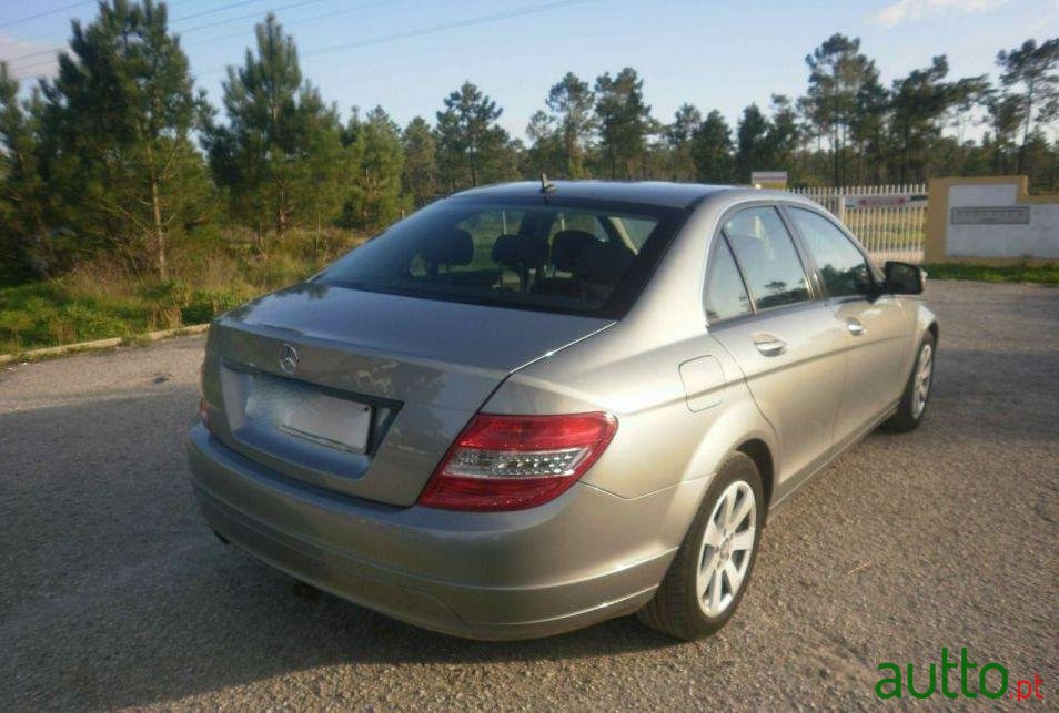2007' Mercedes-Benz C-200 Cdi Classic photo #2