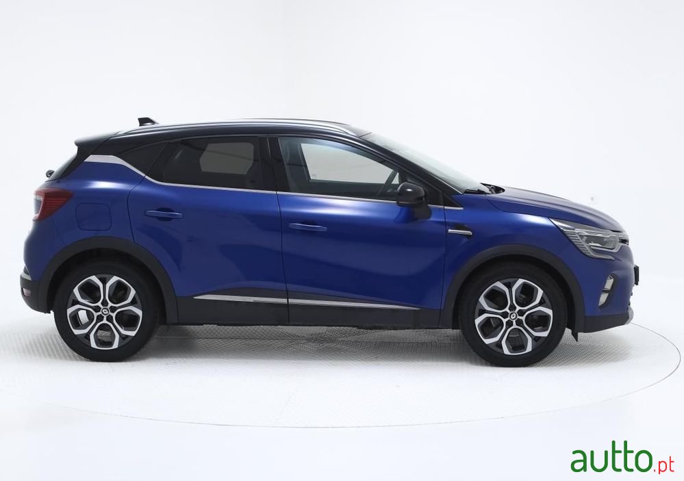 2022' Renault Captur photo #2