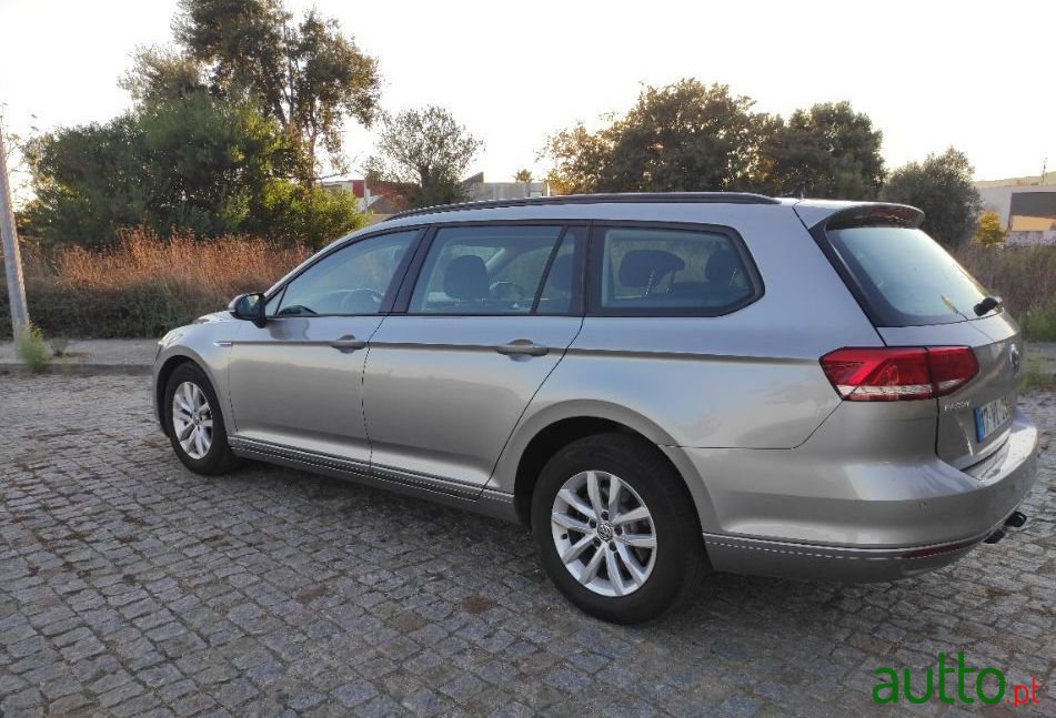 2015' Volkswagen Passat Variant photo #1