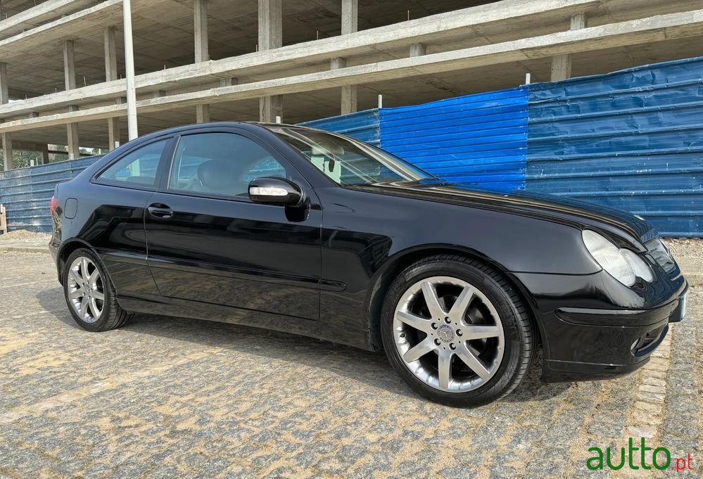 2002' Mercedes-Benz Classe C photo #1