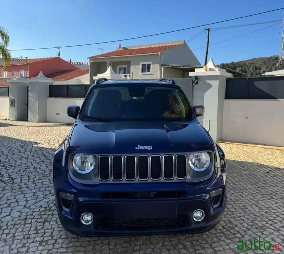 2019' Jeep Renegade photo #2