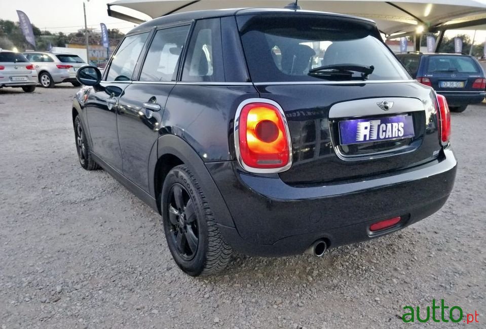 2015' MINI Cooper photo #5