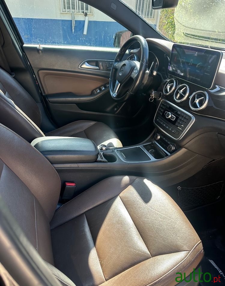 2015' Mercedes-Benz Classe Gla photo #2