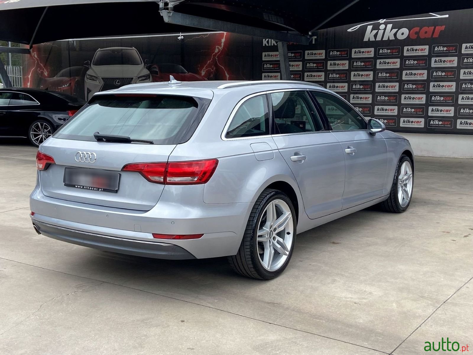 2016' Audi A4 Avant photo #6