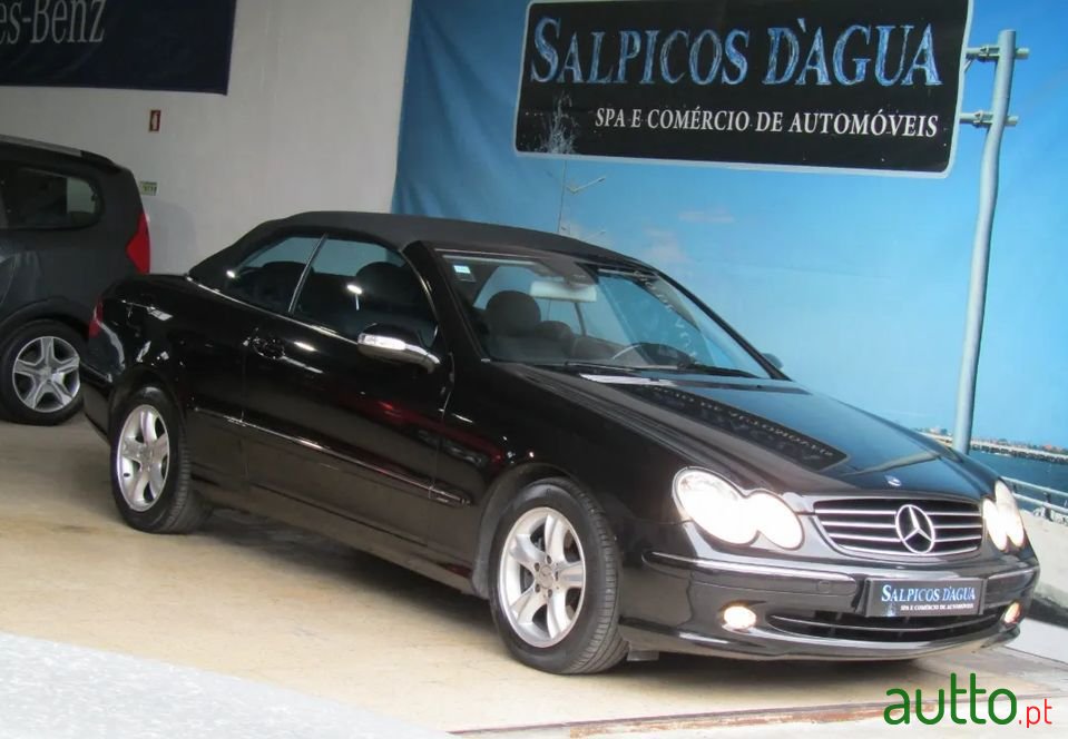 2004' Mercedes-Benz Clk-200 photo #3