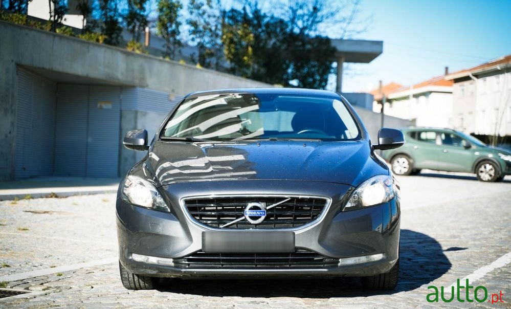 2014' Volvo V40 photo #2