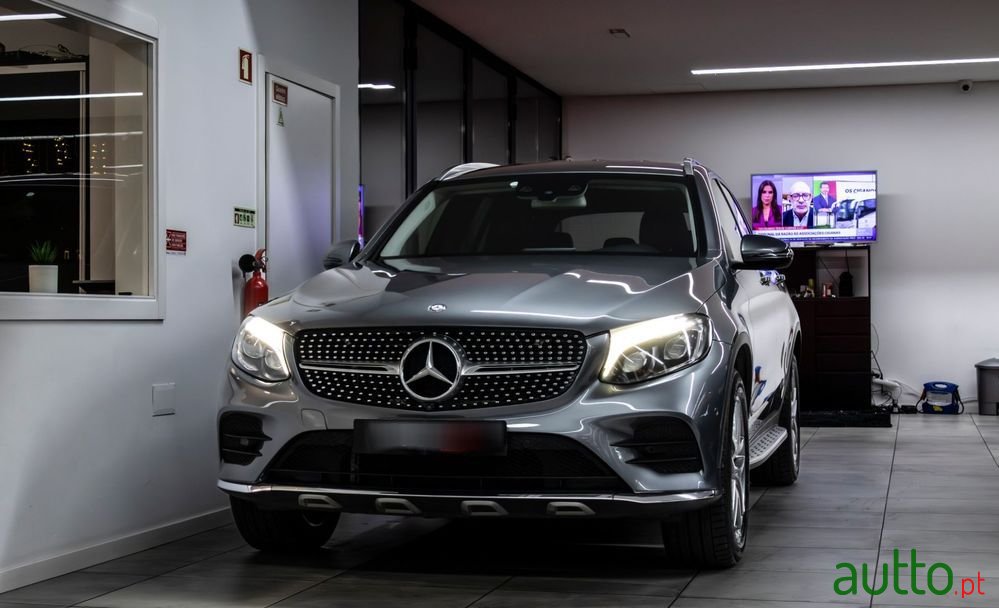 2016' Mercedes-Benz Classe Glc photo #2