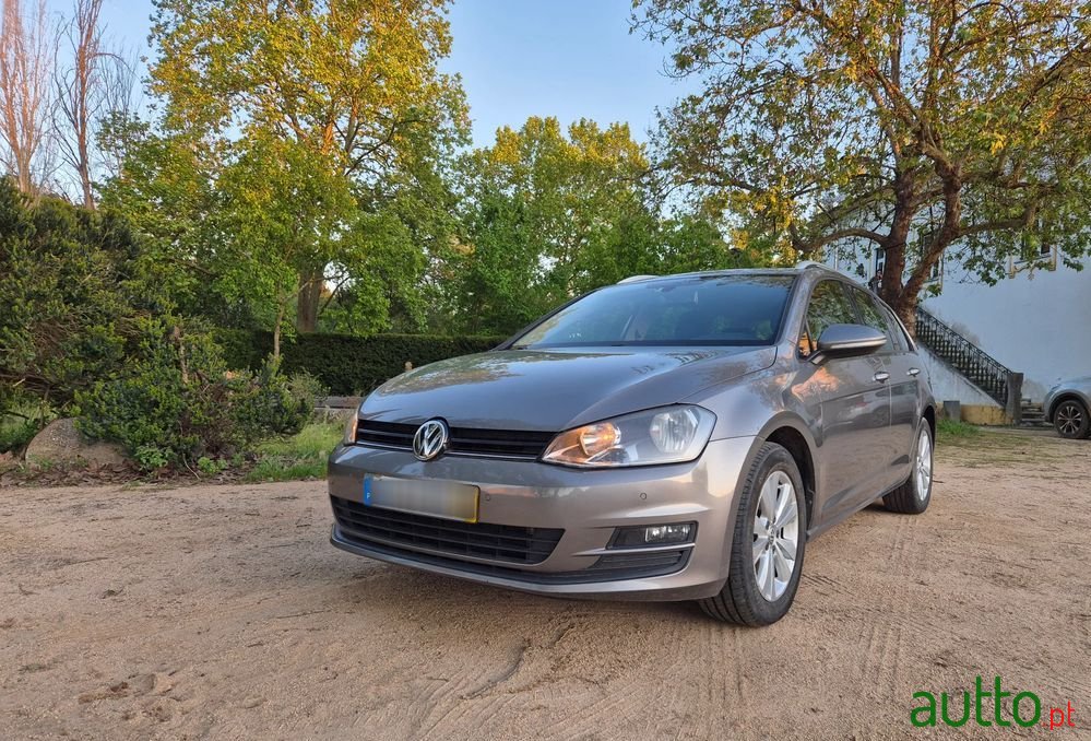 2015' Volkswagen Golf Variant photo #2
