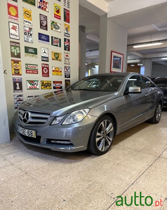 2012' Mercedes-Benz E-220 photo #5