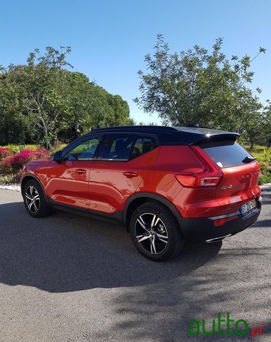 2020' Volvo Xc-40 photo #3