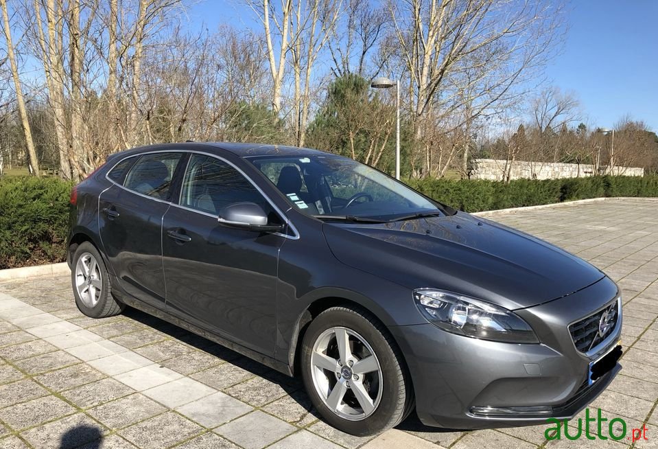 2013' Volvo V40 photo #3