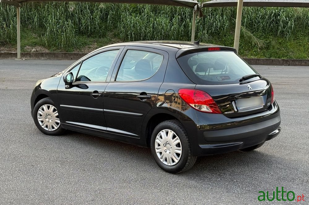 2010' Peugeot 207 photo #4