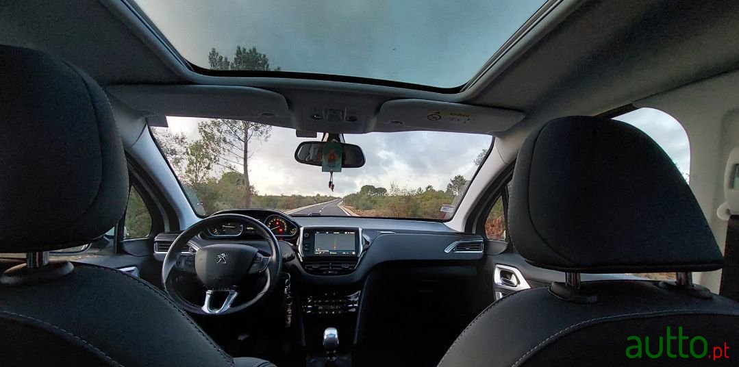 2019' Peugeot 2008 photo #4