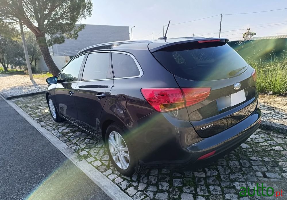 2012' Kia Ceed Sw photo #3