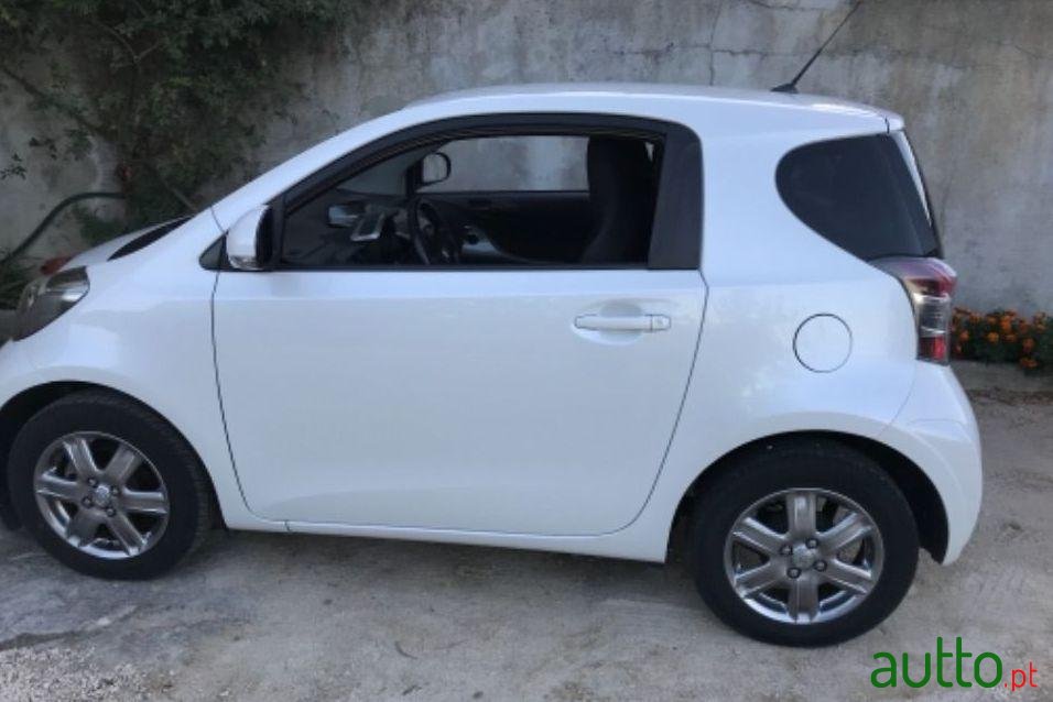 2010' Toyota iQ photo #3