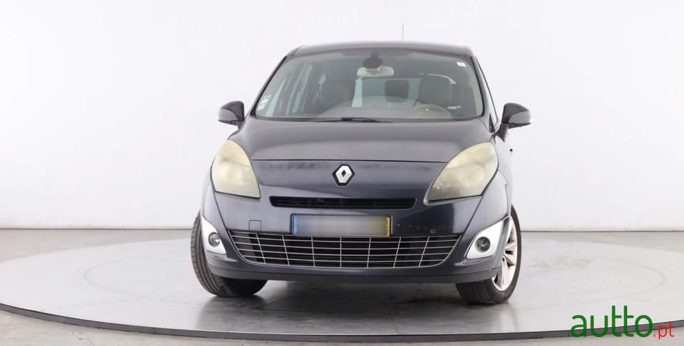 2011' Renault Grand Scenic photo #3