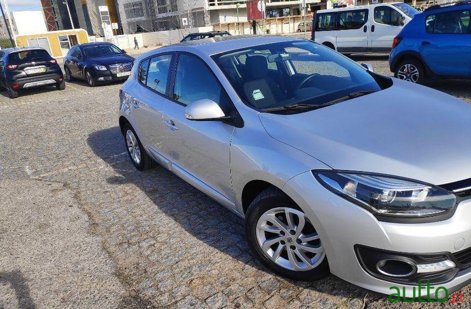 2014' Renault Megane photo #3