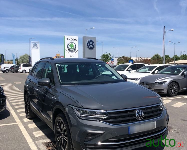 2023' Volkswagen Tiguan 1.5 Tsi Life photo #2