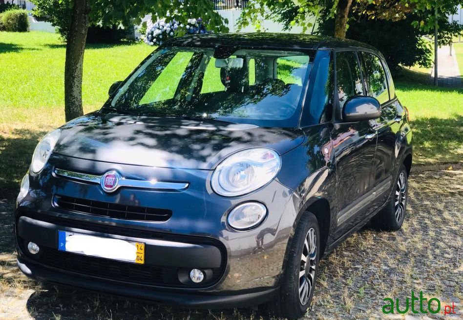 2014' Fiat 500L photo #3