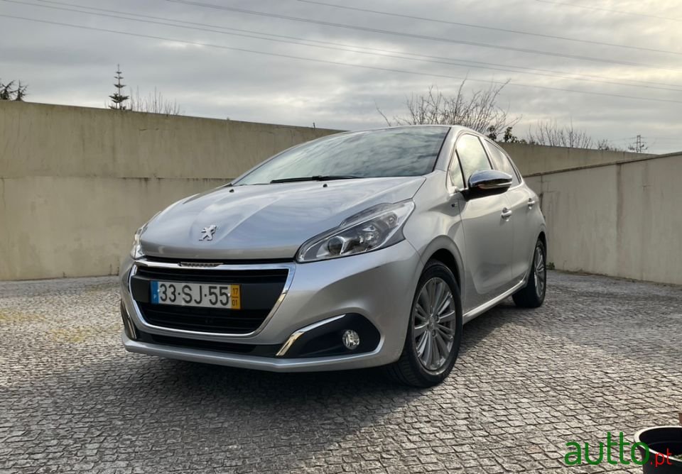 2017' Peugeot 208 photo #1