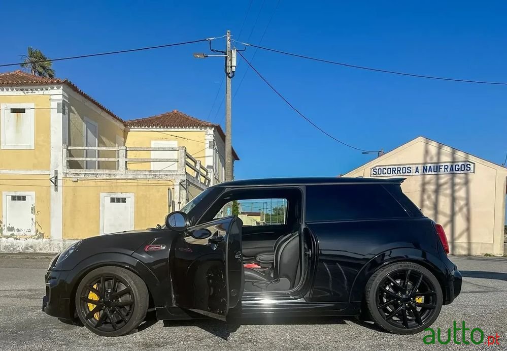 2020' MINI Cooper photo #1
