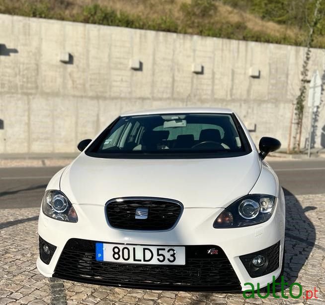 2010' SEAT Leon photo #2