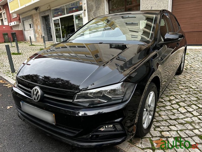 2017' Volkswagen Polo 1.0 Confortline photo #1