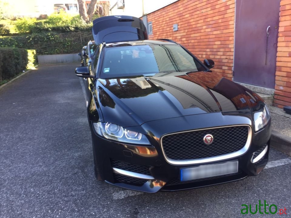 2018' Jaguar XF Sportbrake photo #2