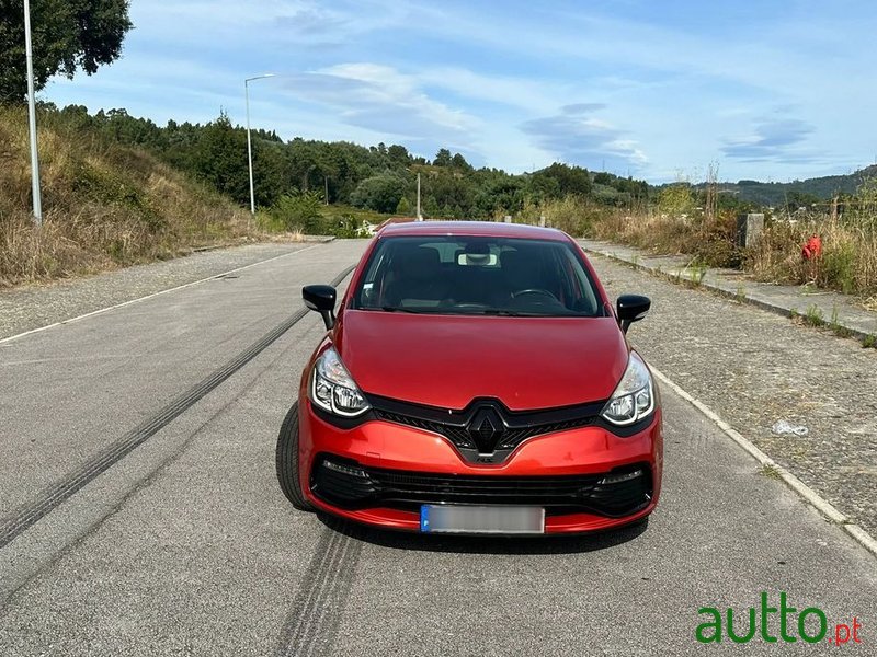 2013' Renault Clio Sport photo #1