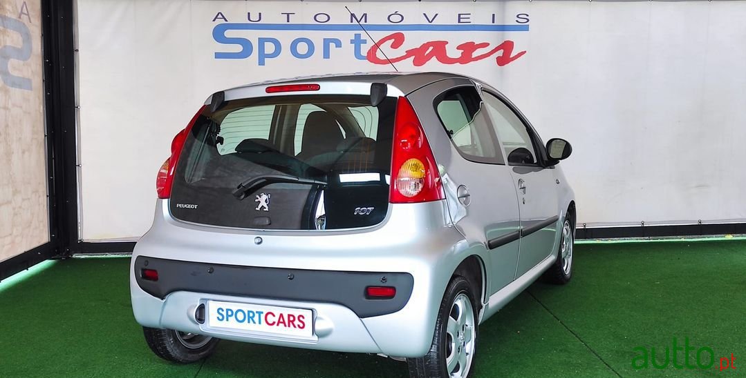 2010' Peugeot 107 photo #2
