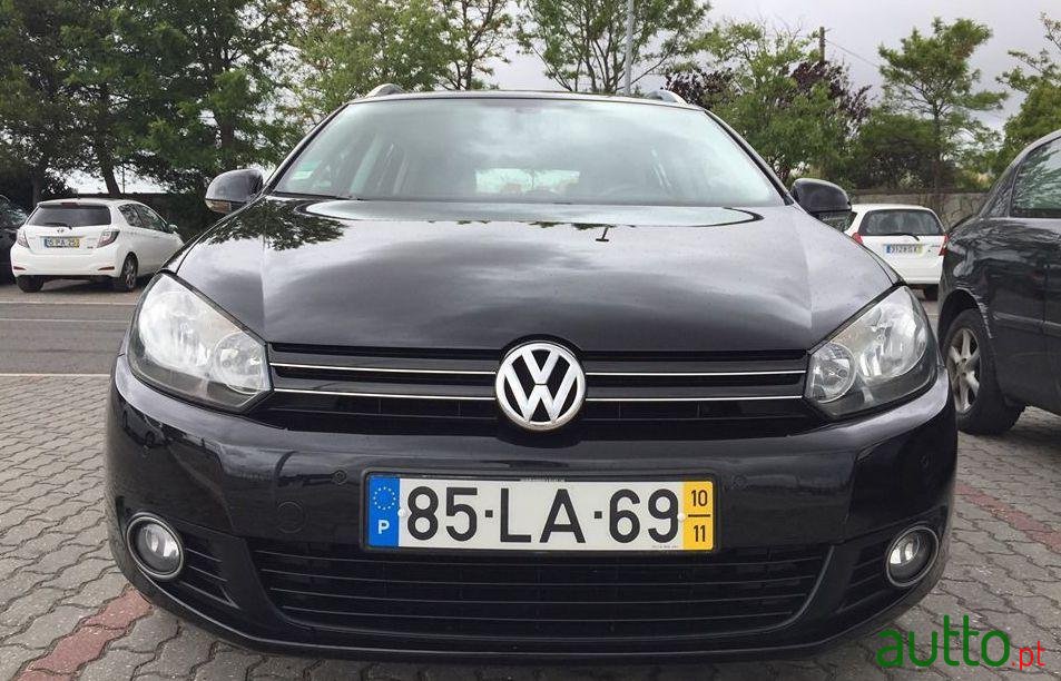 2010' Volkswagen Golf Variant photo #2