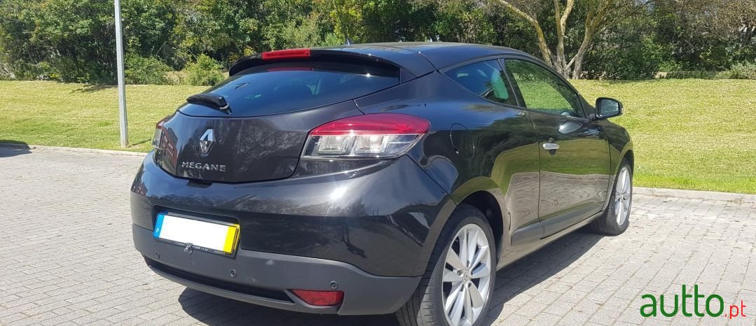 2009' Renault Megane photo #3