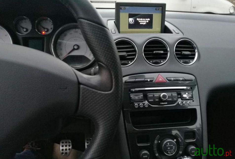 2013' Peugeot 308 1.6 Hdi Sport photo #2