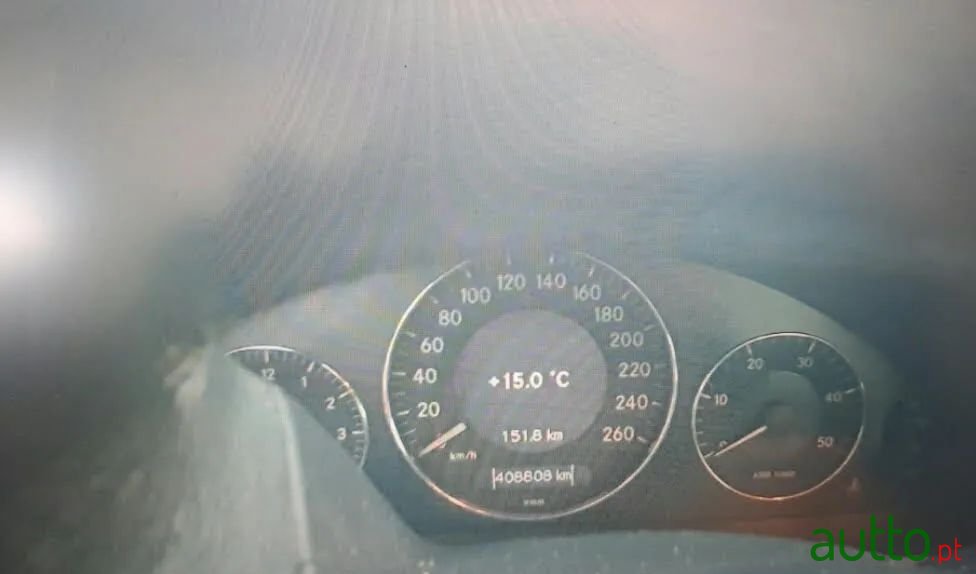 2002' Mercedes-Benz E-270 photo #6