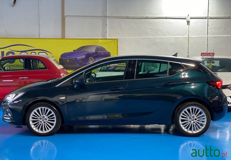 2016' Opel Astra photo #2