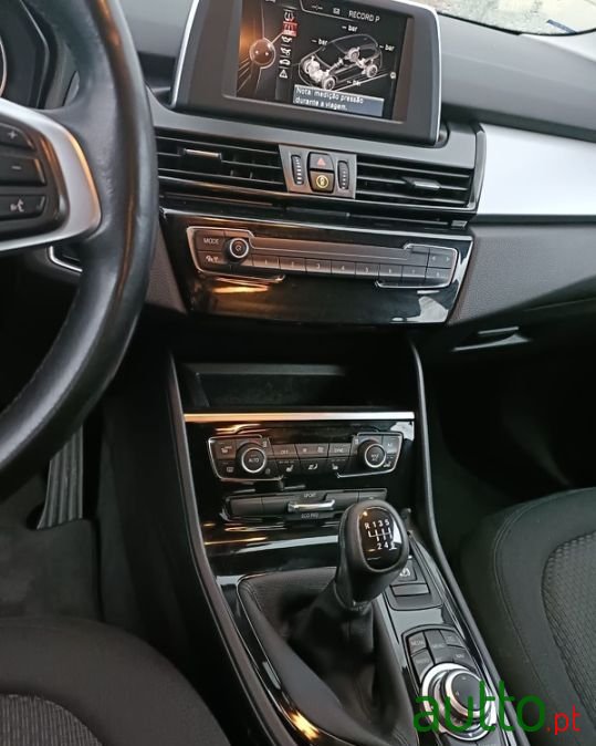 2016' BMW 216 Active Tourer photo #6